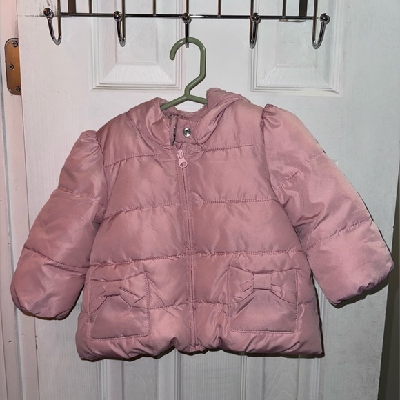 Gap Baby Girl puffer Jacket size 18-24 Months